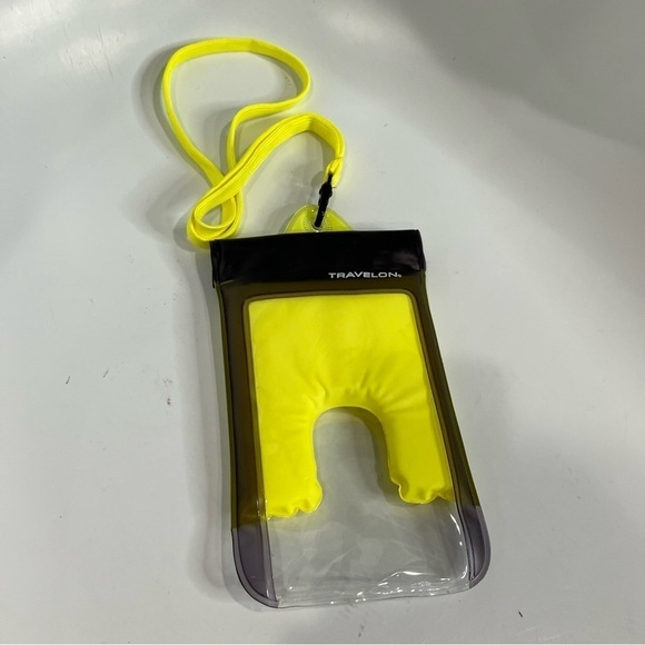 Travelon waterproof floating pouch - Picture 1 of 3